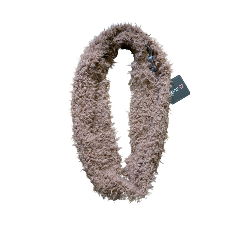 Women’s Infinity Furry Cozy Scarf Pink 100% Acrylic NWT